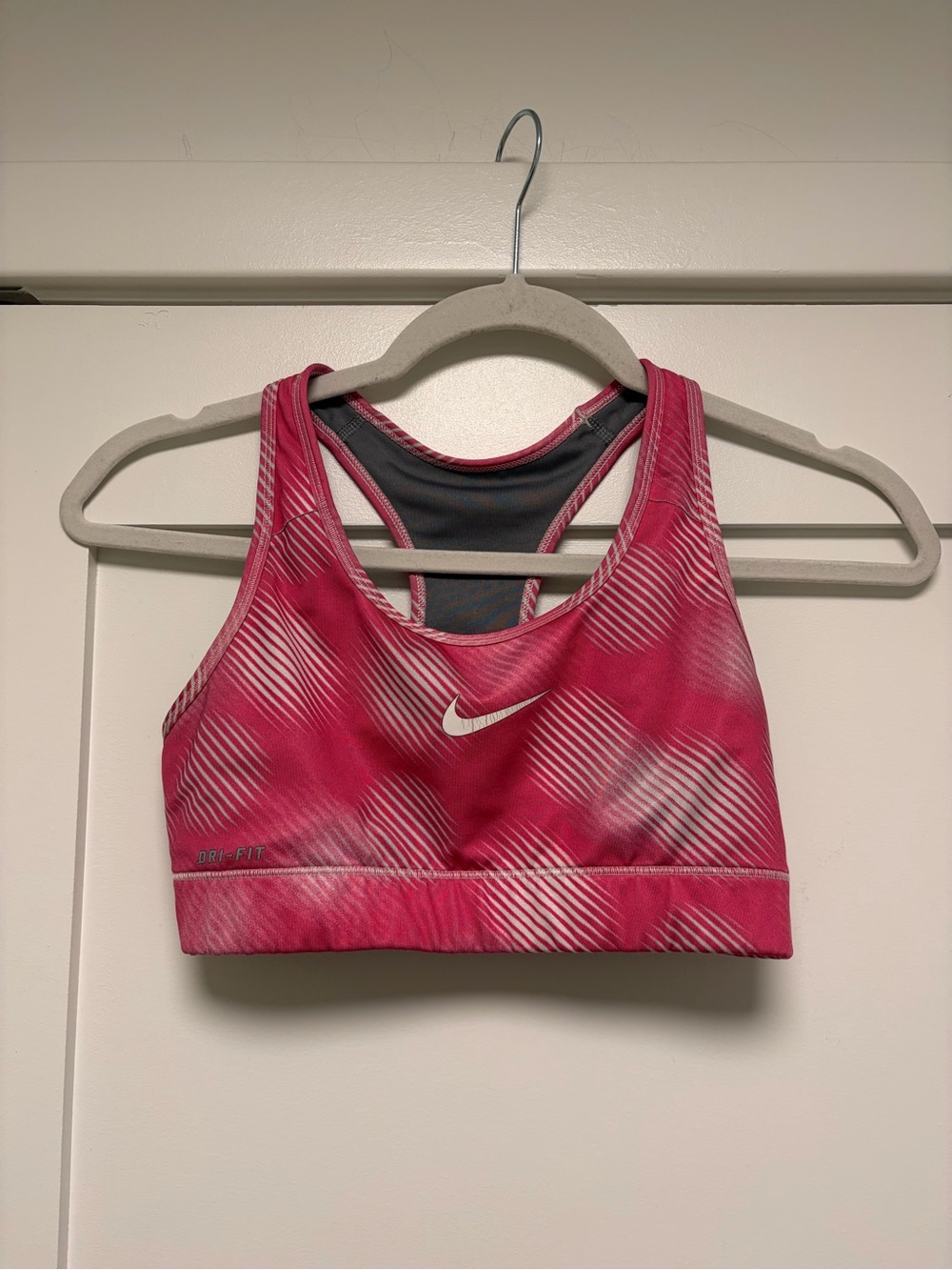 Vintage Nike Women’s Pink and White Patterned Dri-FIT Sports Bra